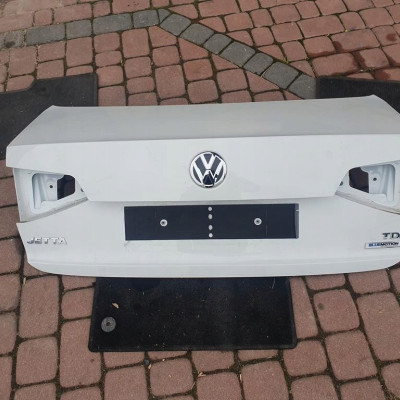 Klapa tył tylna IGŁA biały VW Jetta 5C6 LC9A