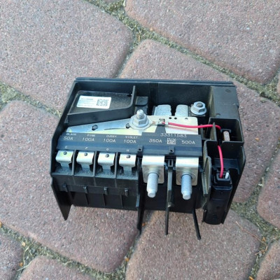 Klema bezpieczniki Opel Insignia B 84225593