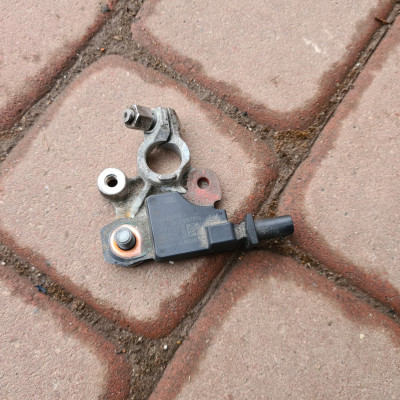 Klema minusowa Opel Insignia 12844069