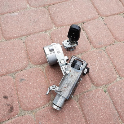 Kluczyk grot stacyjki stacyjka Opel Astra J IV 4