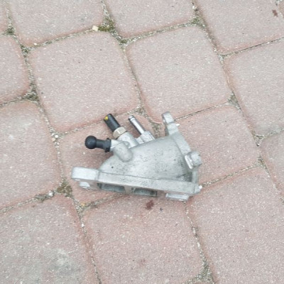 Kolanko króciec kolektora Passat B8 04L128637A