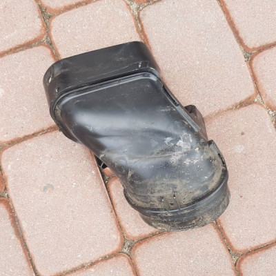 Kolanko łapacz powietrza Opel Insignia 55560872