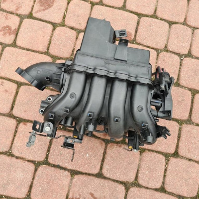 Kolektor ssący 1.6 Opel Astra J IV 55573811