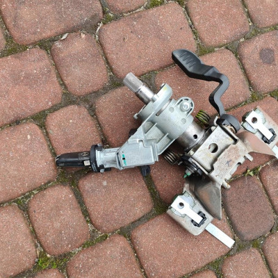 Kolumna stacyjka Europa Opel Corsa D