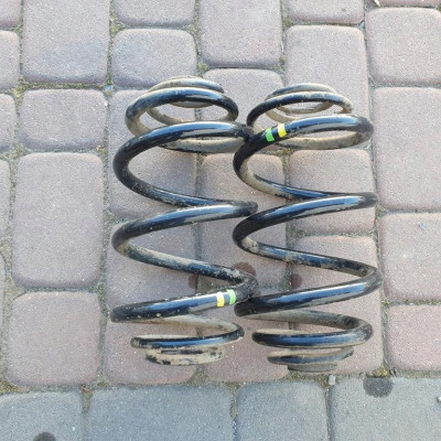 Komplet sprężyn tylnych 2011r VIVARO TRAFIC