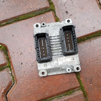 KOMPUTER OPEL CORSA OPC 1.6T 0261208985 55559858