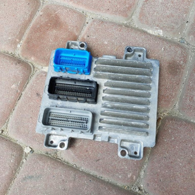 Komputer silnika 1.4T Opel Astra 4 IV J 12669136