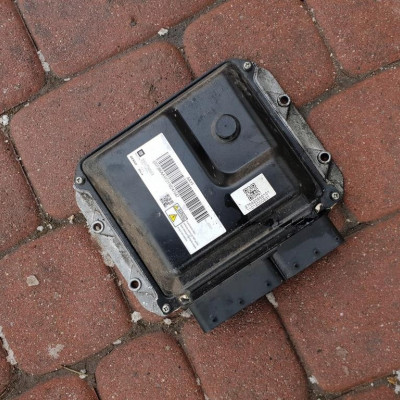 Komputer silnika Opel Astra J IV 55579893