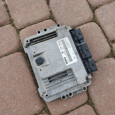 Komputer sterownik silnika 1.9DCi VIVARO TRAFIC