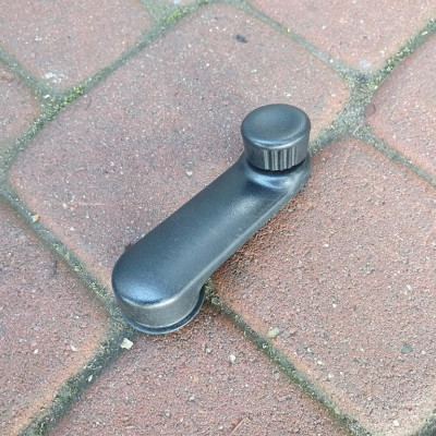 Korbka podnoszenia szyby VIVARO TRAFIC 7700811387