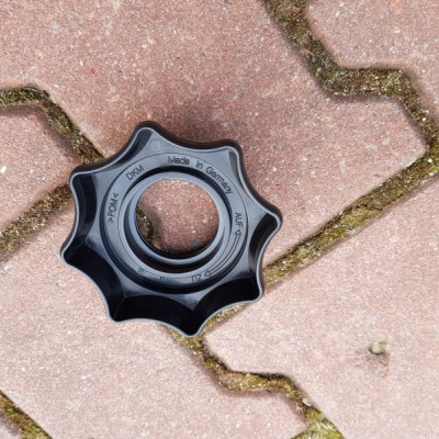 Korek zatyczka koła zapasowego Passat B8