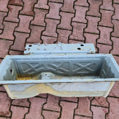 Korytko akumulatora wnęka cwiartka Opel Astra K V