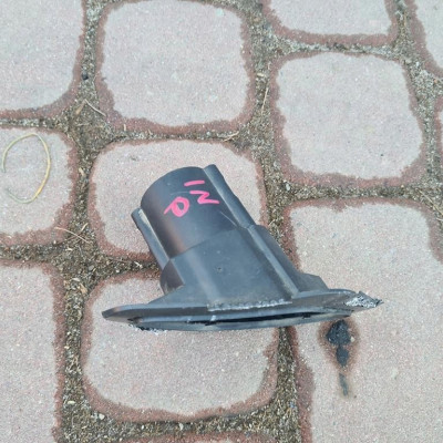 Koszyk mocowanie spryskiwacza Insignia 13372837