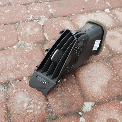 Kratka nawiewu deski prawa Astra J IV 13300570