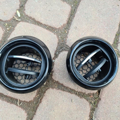 Kratka nawiewu deski Renault Clio IV 687605663R