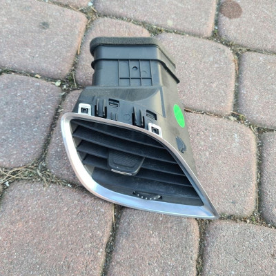 Kratka nawiewu lewa deski Opel Mokka 95245316