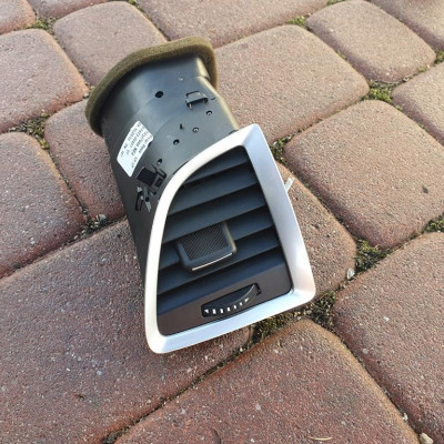 Kratka nawiewu lewa Opel Astra J IV 13327998