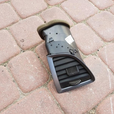 Kratka nawiewu nadmuch Opel Astra J IV 13372040