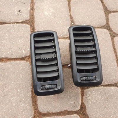 Kratka nawiewu nadmuchu wentylacji VIVARO TRAFIC