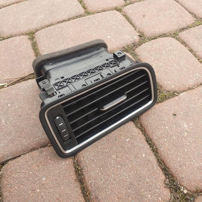 Kratka nawiewu prawa VW Jetta 5C6 5C6819704B