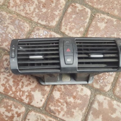KRATKA NAWIEWU ŚRODEK BMW E81 E87 705918912