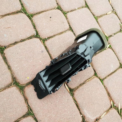 Kratka nawiewu środkowa Opel Astra J IV 13300560