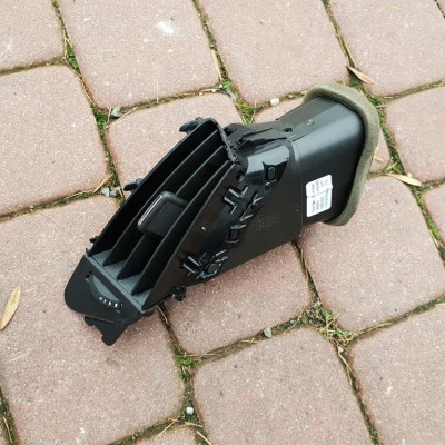 Kratka nawiewu środkowa Opel Astra J IV 13300670