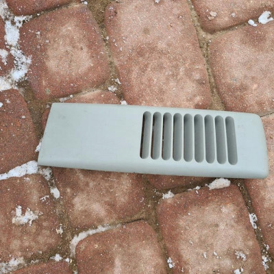 Kratka nawiewu tył Vivaro Trafic 8200084460