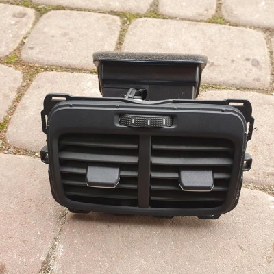 Kratka nawiewu tył VW Jetta 5C6 5C6864298J