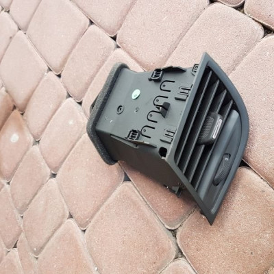 Kratka nawiewu wlot powietrza prawa Opel Zafira C