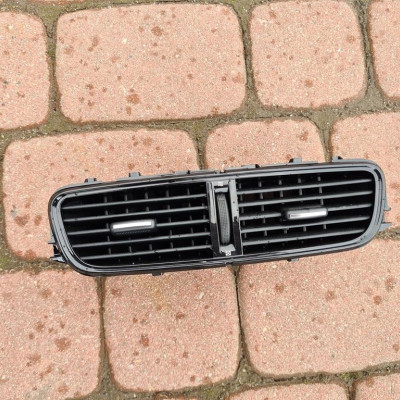 Kratka nawiewu wlot Renault Clio IV 687502204R