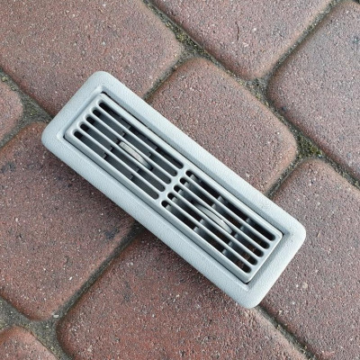 Kratka podsufitki nawiew VIVARO TRAFIC 8200615839