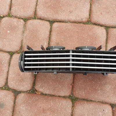 Kratka środkowa nawiewu Opel Astra H 24465731