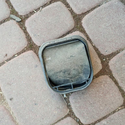 Kratka wentylacyjna tył Opel Combo D