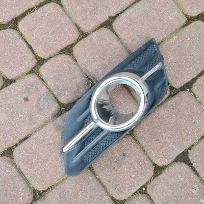 Kratka zderzaka prawa chrom Opel Mokka 95470235