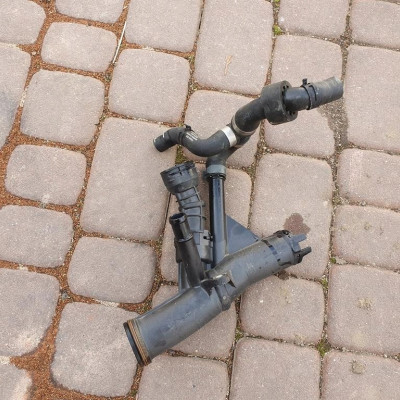 Kruciec wody wąz 2.0TDI VW Jetta 5C6 04L121071E