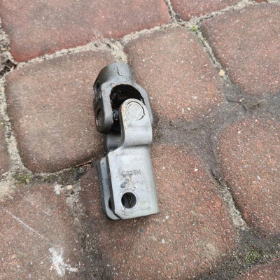 Krzyżak kolumny kierowniczej EUROPA Opel Corsa D