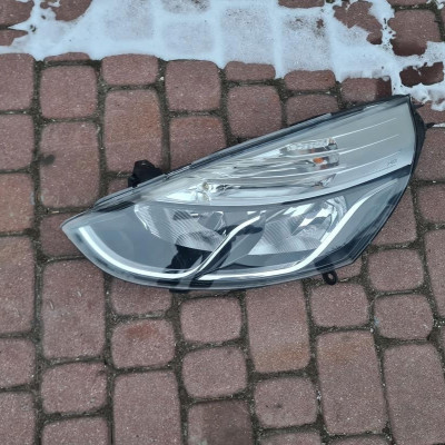 Lampa EUROPA lewa Renault Clio IV 260601850R