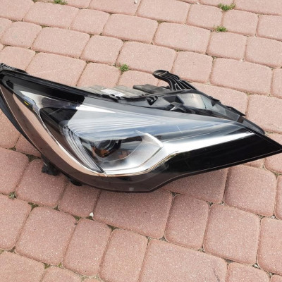 Lampa Prawa ASTRA V K INTELLILUX ILUX LED 39023763