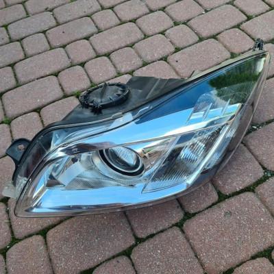 Lampa przednia bi-xenon KPL Opel Insignia 13226792