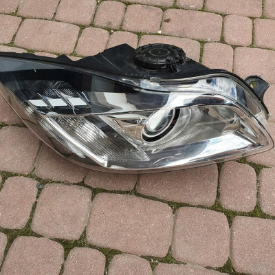 Lampa przednia bi-xenon KPL Opel Insignia 13226793