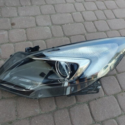 Lampa przednia lewa Zafira C 13399862