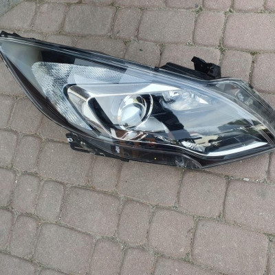 Lampa przednia prawa BI XENON Opel Zafira C EUROPA