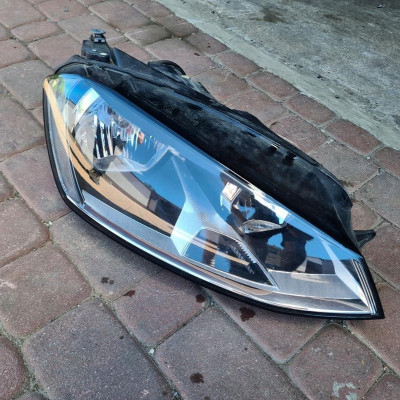 Lampa przednia prawa EUROPA VW Golf VII