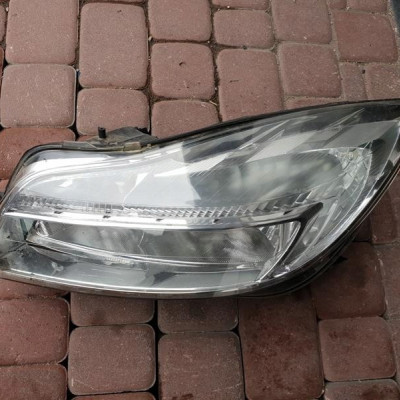 Lampa przód przednia Anglik Opel Insignia