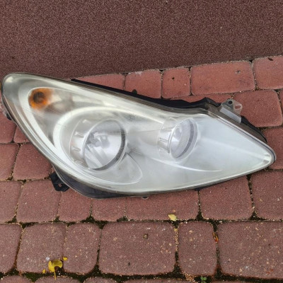 Lampa przód przednia EUROPA Opel Corsa D 13186382