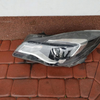 Lampa przód przednia LED ledowa Opel Insignia