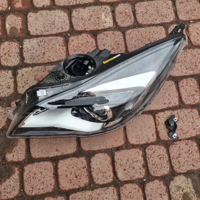 Lampa przód przednia Opel Insignia 13426663 FL