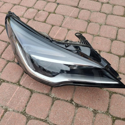 Lampa przód przednia prawa Opel Astra K V 39047199
