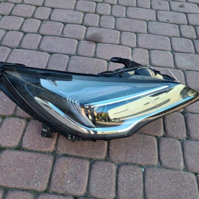 Lampa przód przednia prawa Opel Astra K V 39081893